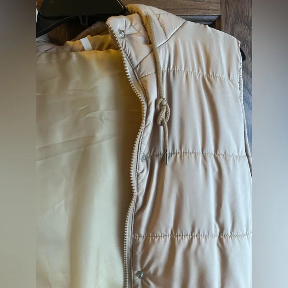 Puffer Vest - Picture 3 of 3